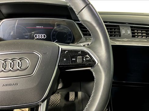 Used 2022 Audi e-tron Premium Plus w/ Premium Plus Package AWD/4WD image 12