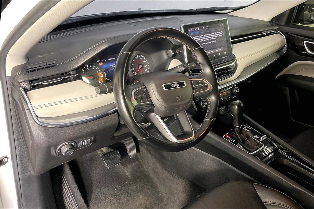 Used 2022 Jeep Compass Limited AWD/4WD image 16