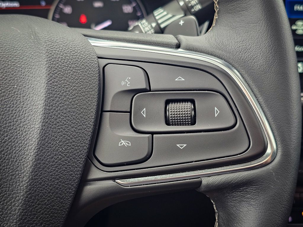 Used 2023 Buick Envision Essence w/ Sport Touring Package AWD/4WD image 23