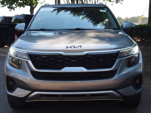 Used 2023 Kia Seltos S FWD image 2