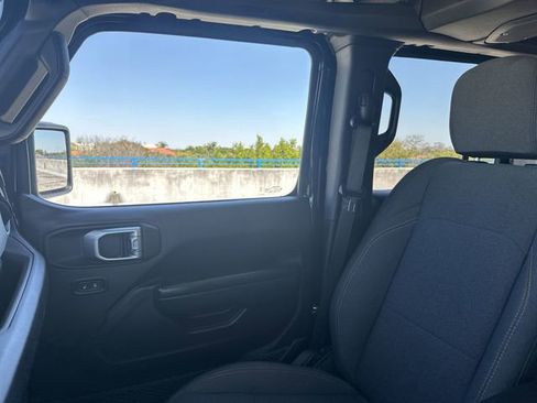 Used 2025 Jeep Wrangler Sport S image 22