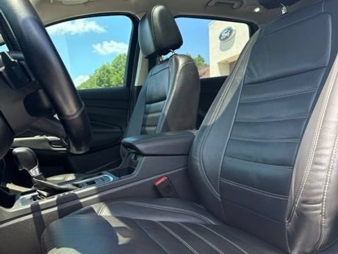 Used 2017 Ford Escape Titanium w/ Equipment Group 301A AWD/4WD image 6