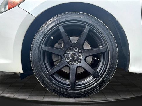 Used 2014 Acura ILX w/ Technology Package FWD image 7