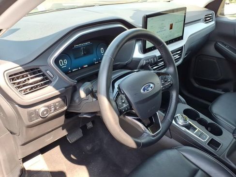 Used 2025 Ford Escape Platinum AWD/4WD image 18