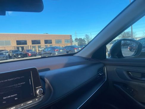 Used 2023 Nissan Rogue S image 35