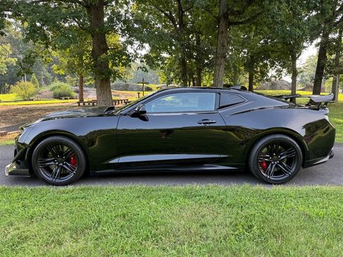 Used 2018 Chevrolet Camaro ZL1 RWD image 19