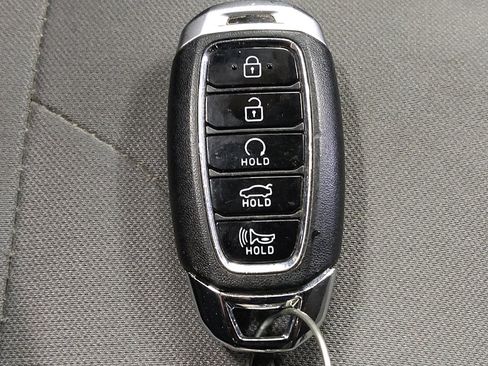 Used 2022 Hyundai Elantra SEL w/ Convenience Package FWD image 32