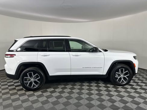 New 2026 Jeep Grand Cherokee Limited AWD/4WD image 11