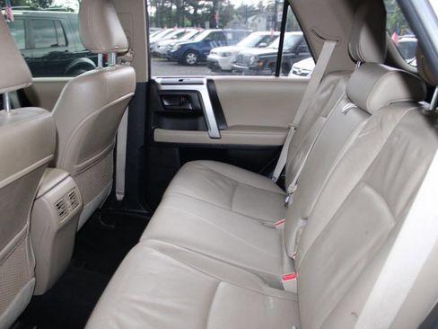 Used 2011 Toyota 4Runner SR5 w/ Premium Pkg w/Leather AWD/4WD image 19