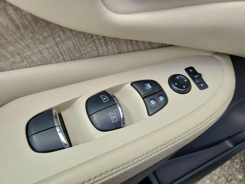 Certified 2022 Nissan Murano SL w/ SL Moonroof Package FWD image 16