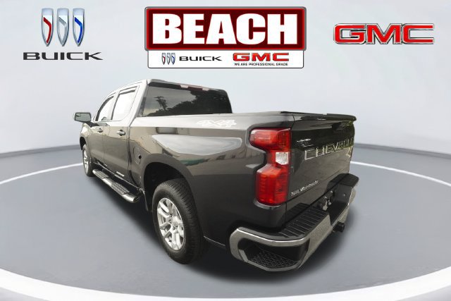 Used 2022 Chevrolet Silverado 1500 LT AWD/4WD image 5