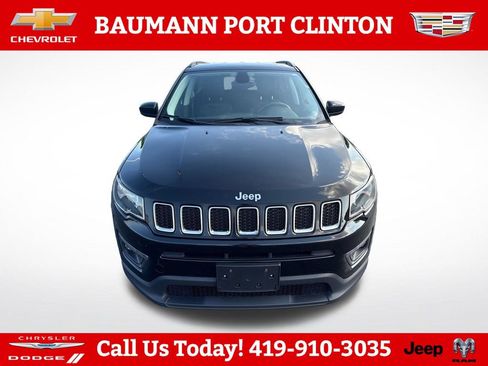 Used 2018 Jeep Compass Latitude w/ Cold Weather Group AWD/4WD image 9
