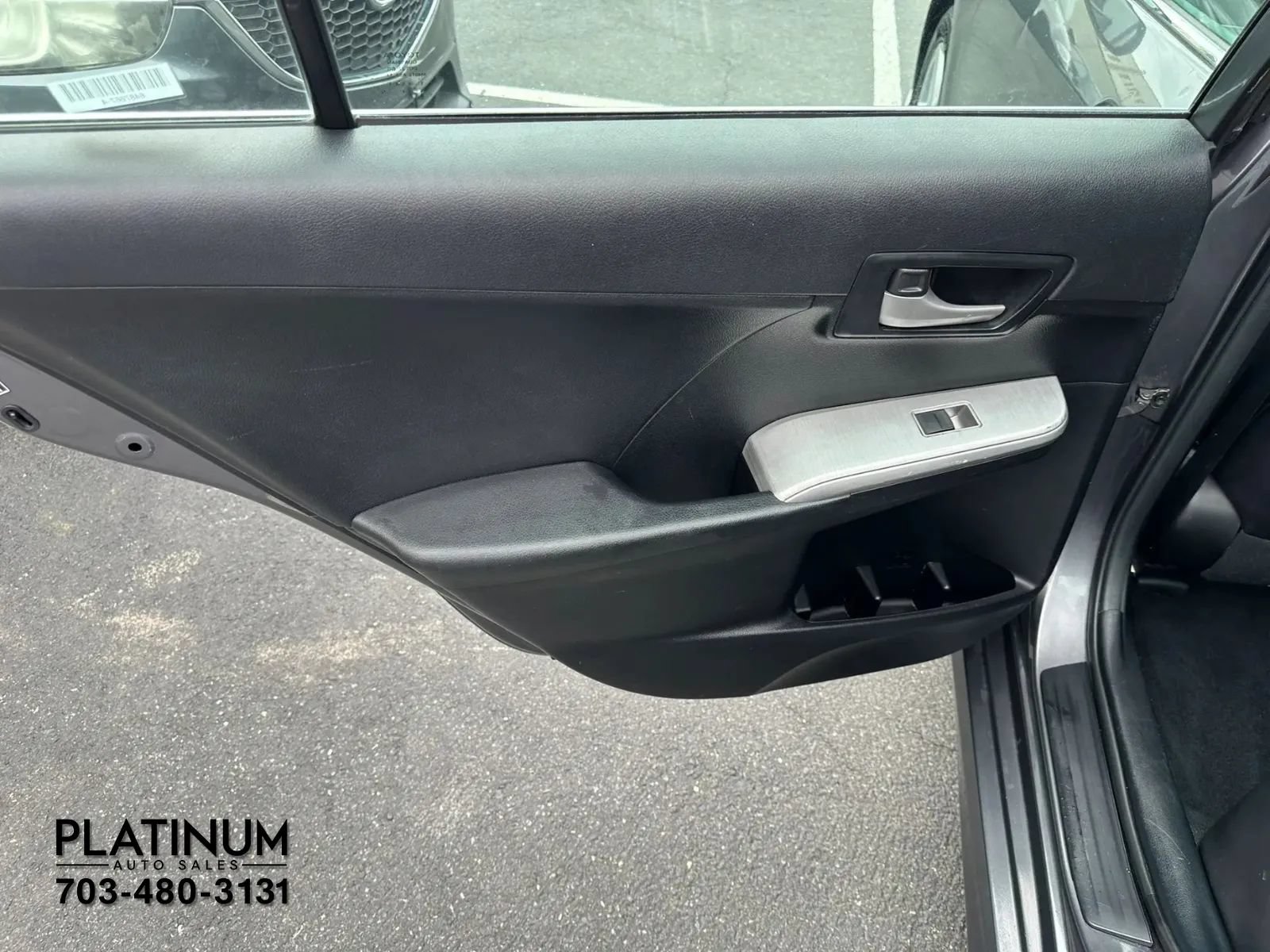 Used 2014 Toyota Camry SE FWD image 18