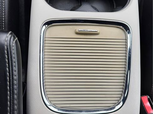 Used 2020 Dodge Grand Caravan SXT image 34