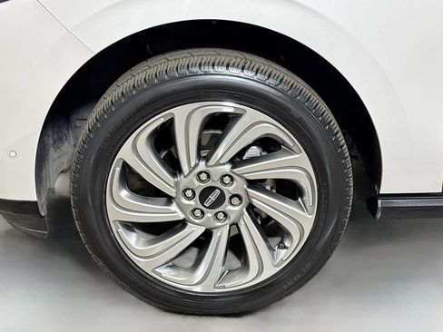 Used 2023 Lincoln Navigator Reserve AWD/4WD image 32