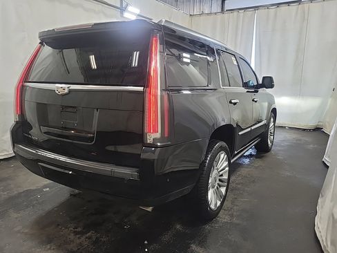 Used 2020 Cadillac Escalade Platinum image 6