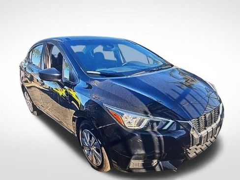 Used 2020 Nissan Versa S image 4