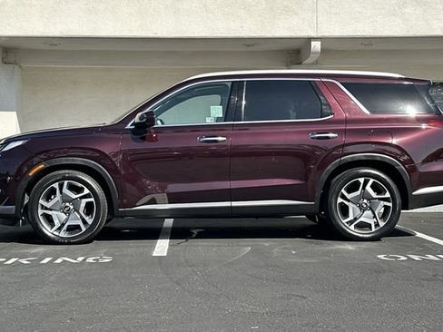 Used 2024 Hyundai Palisade Limited FWD image 7