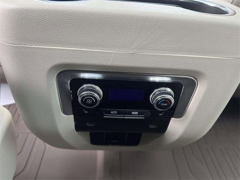 Certified 2022 GMC Yukon Denali image 21