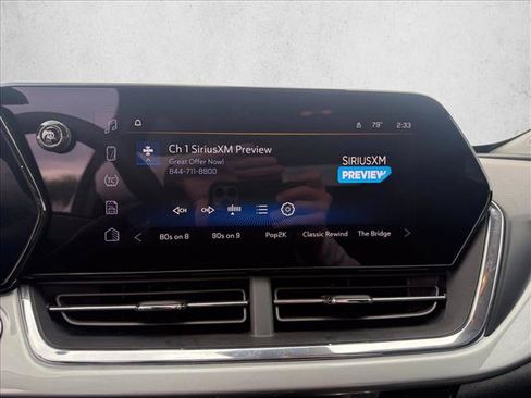Used 2025 Chevrolet Trax LT FWD image 19