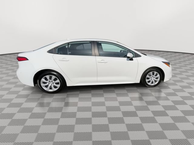 Used 2024 Toyota Corolla LE FWD image 9