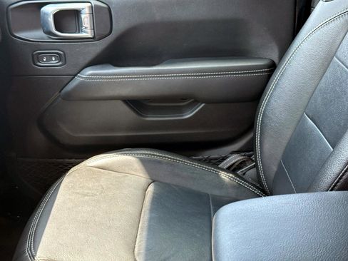 Used 2022 Jeep Wrangler Unlimited Sahara w/ Cold Weather Group image 16