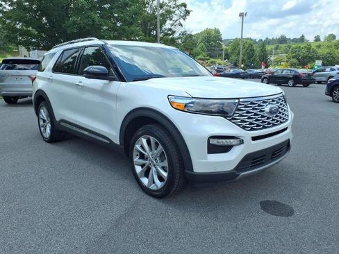 Certified 2022 Ford Explorer Platinum w/ Equipment Group 601A image 5