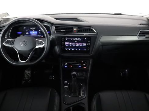Used 2023 Volkswagen Tiguan SE FWD image 13