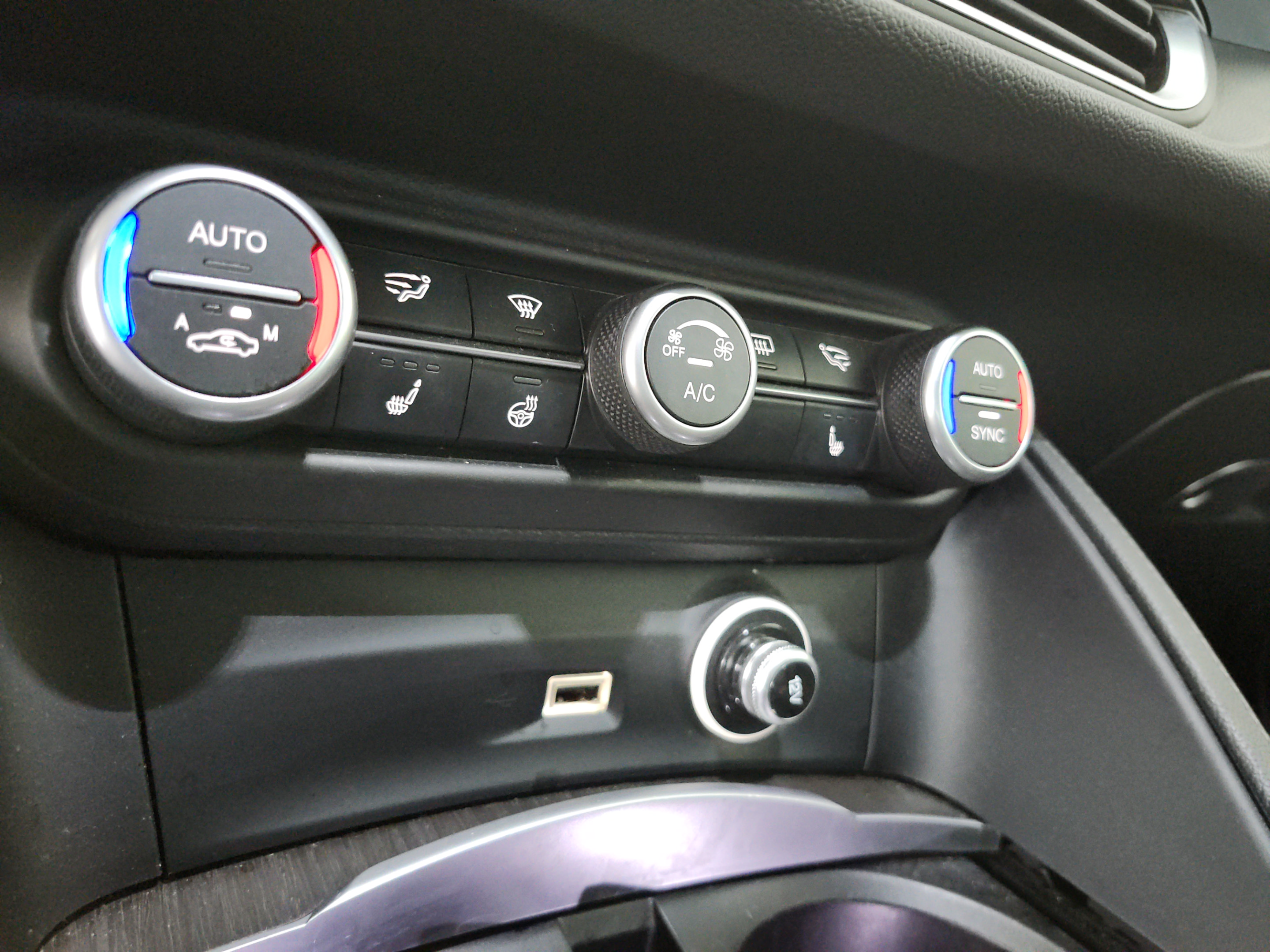 Used 2019 Alfa Romeo Stelvio Ti AWD/4WD image 25