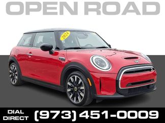 Used 2024 MINI Cooper SE video 1