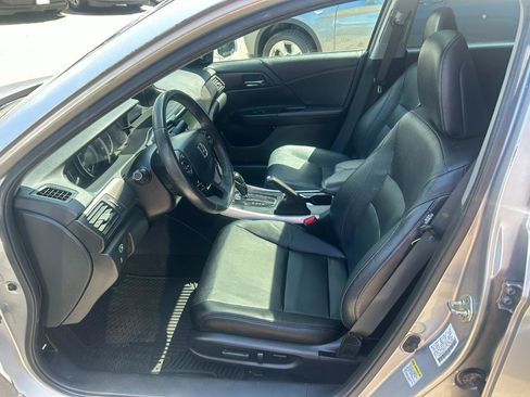 Used 2014 Honda Accord Touring image 12