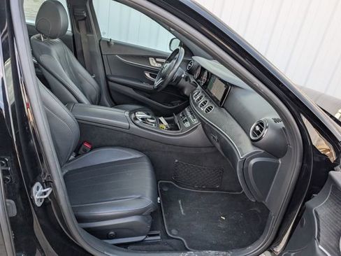 Used 2019 Mercedes-Benz E 300 4MATIC image 22