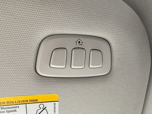 Used 2025 Ford Expedition Active image 13