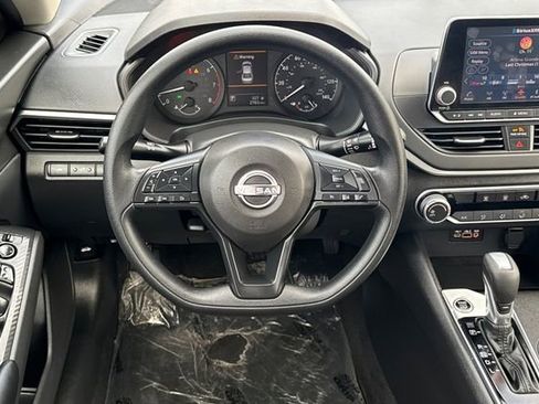 Used 2025 Nissan Altima 2.5 S image 15