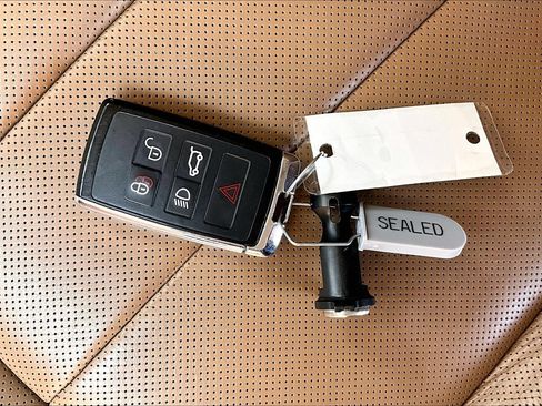 Certified 2023 Land Rover Range Rover SE AWD/4WD image 10