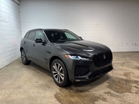 New 2026 Jaguar F-PACE R-Dynamic S AWD/4WD image 4
