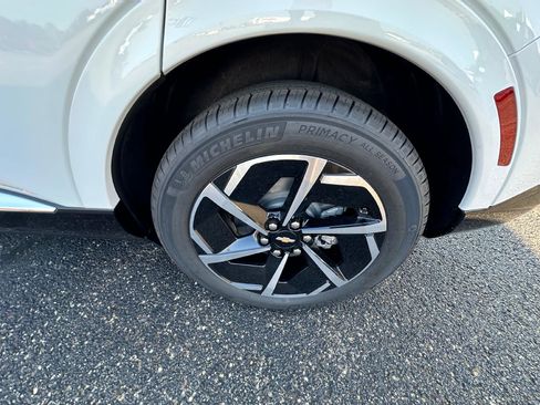 New 2025 Chevrolet Equinox EV LT image 28