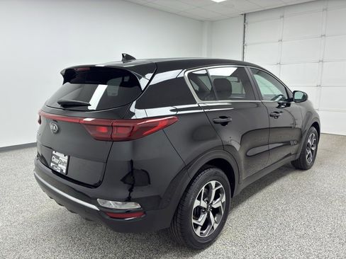 Used 2022 Kia Sportage LX image 9