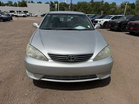 Used 2005 Toyota Camry LE FWD image 8