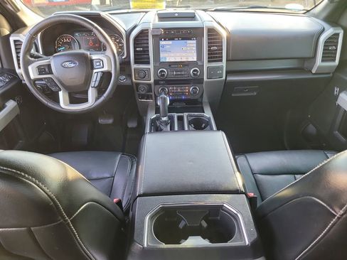 Used 2018 Ford F150 Lariat w/ Equipment Group 502A Luxury image 10