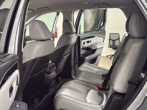 Used 2024 Honda Pilot EX-L image 15