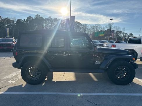 Used 2020 Jeep Wrangler Unlimited Sahara image 5