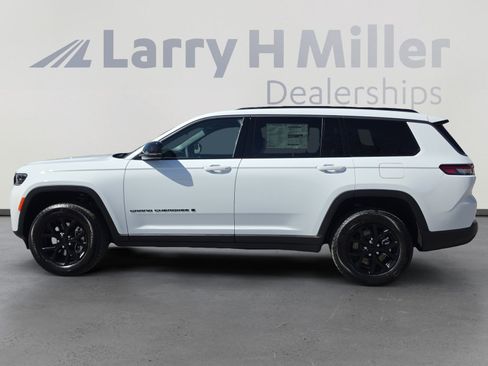 New 2026 Jeep Grand Cherokee L 4WD image 2