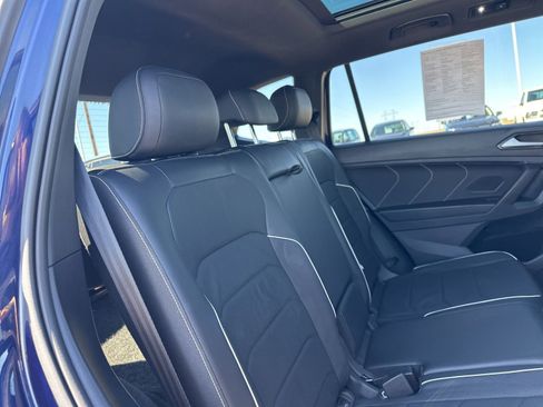 Certified 2022 Volkswagen Tiguan SEL R-Line image 37