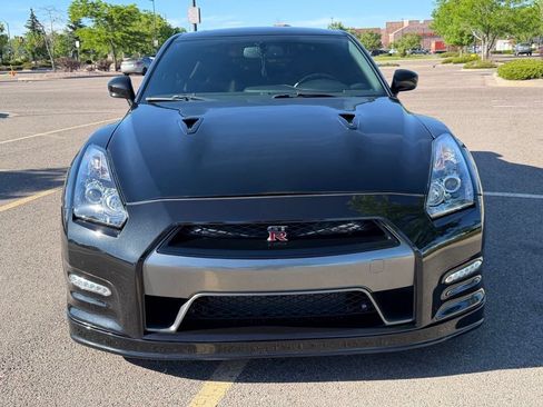 Used 2014 Nissan GT-R Premium AWD/4WD image 2
