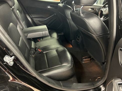 Used 2020 Mercedes-Benz GLA 250 w/ Convenience Package image 14