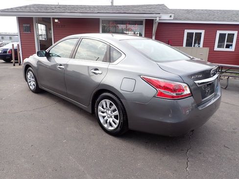 Used 2014 Nissan Altima 2.5 S FWD image 4