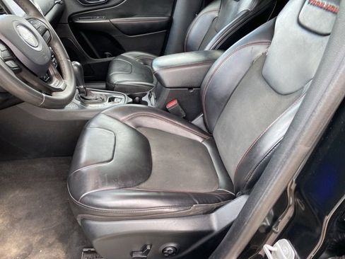 Certified 2020 Jeep Cherokee Trailhawk image 16