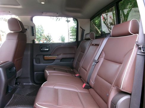 Used 2019 Chevrolet Silverado 2500 High Country w/ Duramax Plus Package AWD/4WD image 27