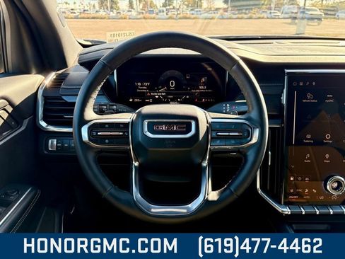 Used 2025 GMC Acadia Elevation image 27